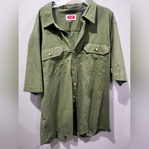 Wrangler Men's Olive Casual Button Down Shirt